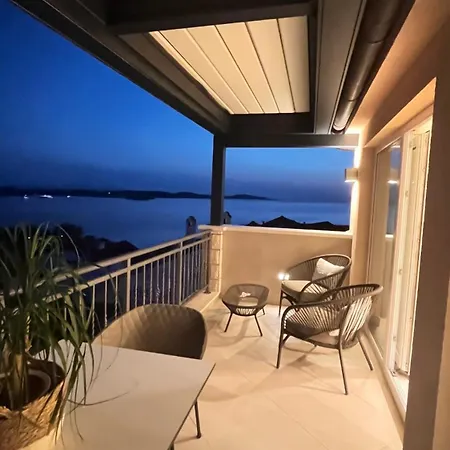View * חוואר
