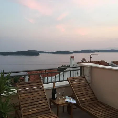 View * חוואר